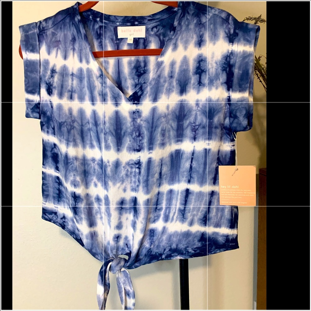 Bella Dahl girl- v neck tie front indigo tie-dye shirt